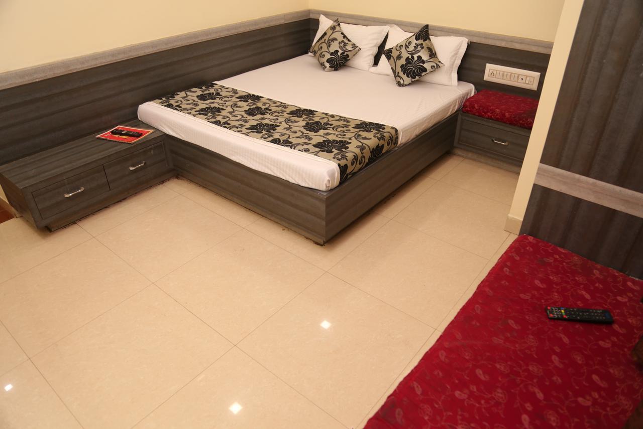 Hotel Heena Plaza Абу-Роуд Экстерьер фото