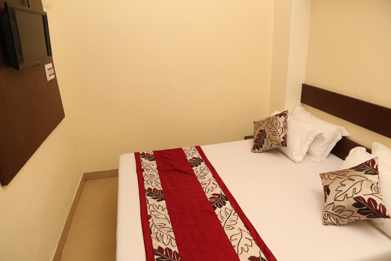Hotel Heena Plaza Абу-Роуд Экстерьер фото